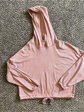 URBAN Romantics Dusty Rose Hooded Cropped Sweatshirt Size Juniors Small
